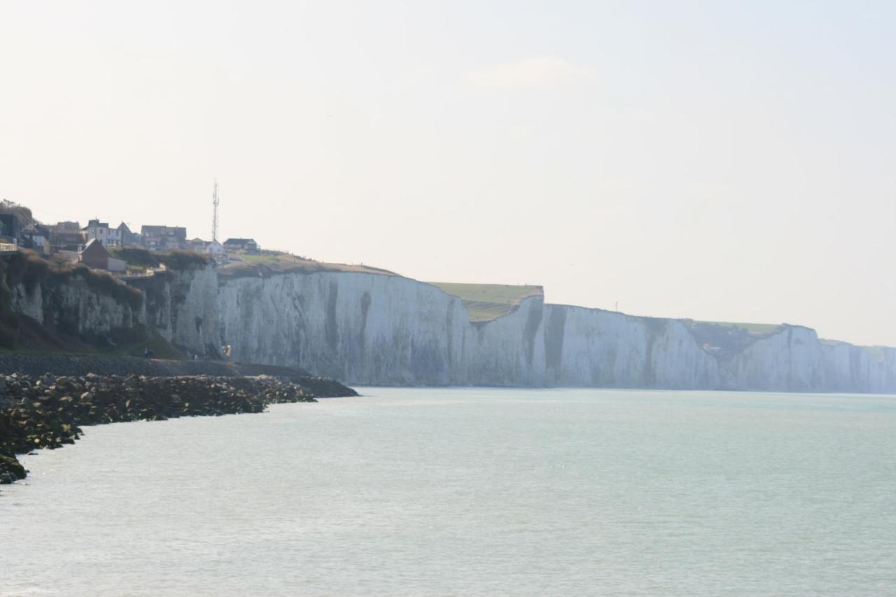 A côté de la mer Ault Exterior foto