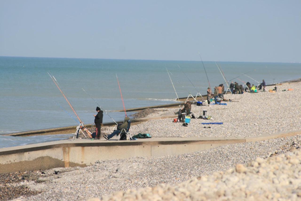A côté de la mer Ault Exterior foto