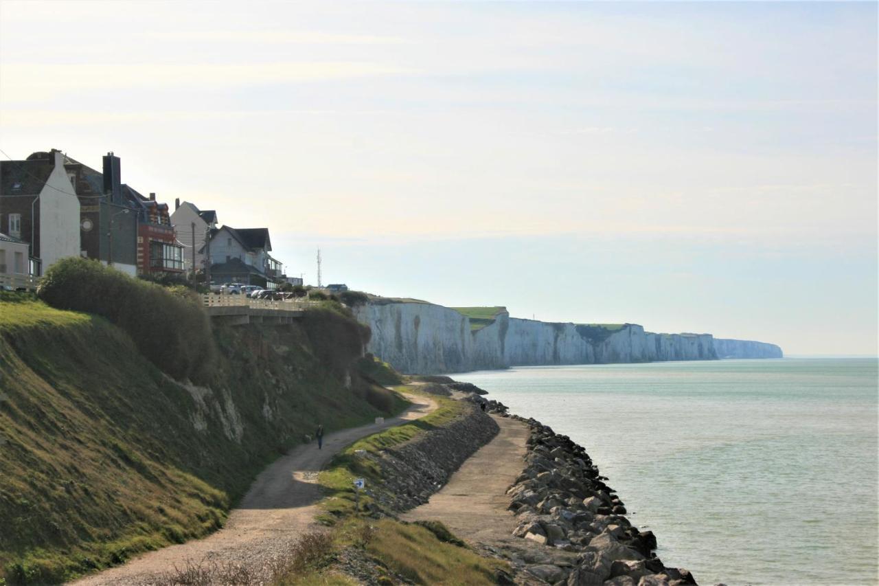 A côté de la mer Ault Exterior foto