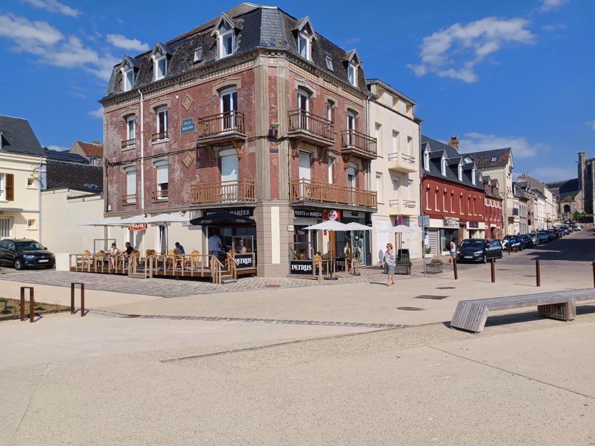 A côté de la mer Ault Exterior foto